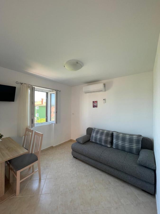 Oaza Apartment เนเรซีน ภายนอก รูปภาพ