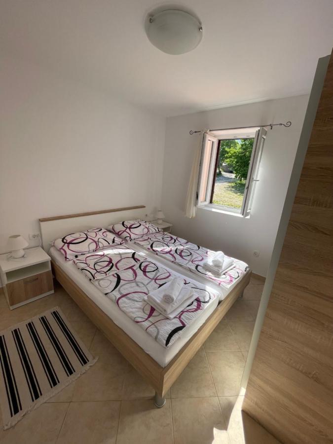 Oaza Apartment เนเรซีน ภายนอก รูปภาพ