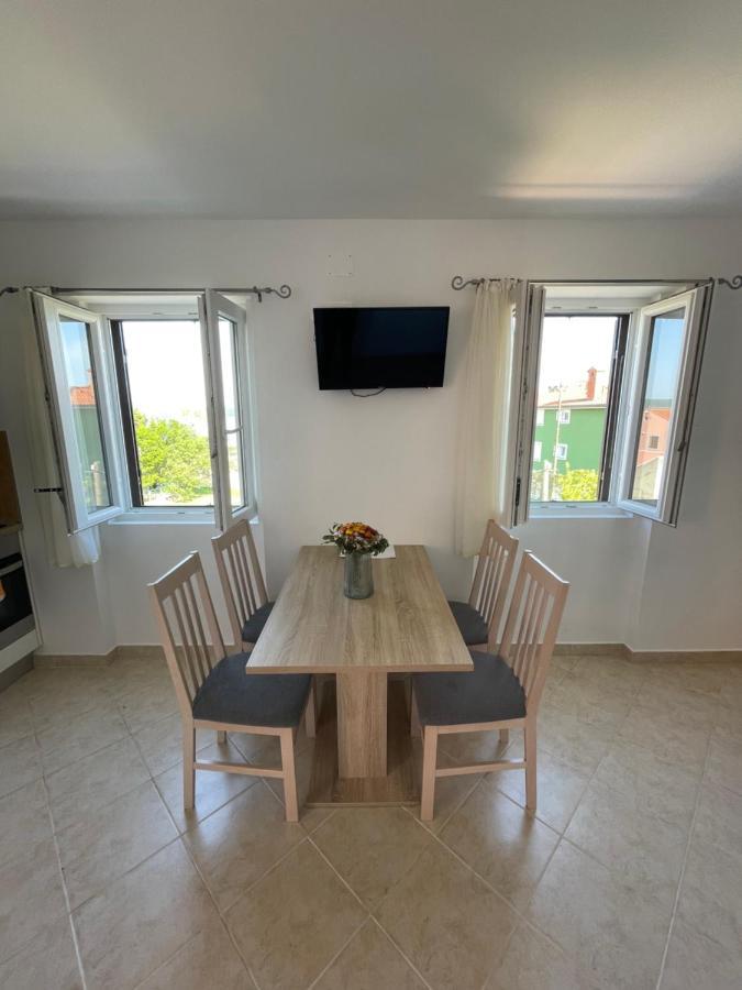 Oaza Apartment เนเรซีน ภายนอก รูปภาพ